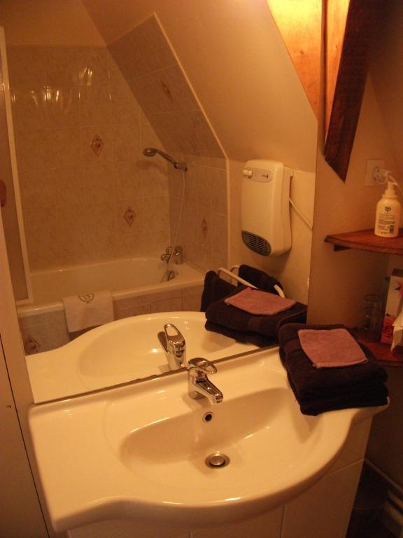 Chateau De Belle-Vue Bed & Breakfast Sainte-Cécile Rom bilde